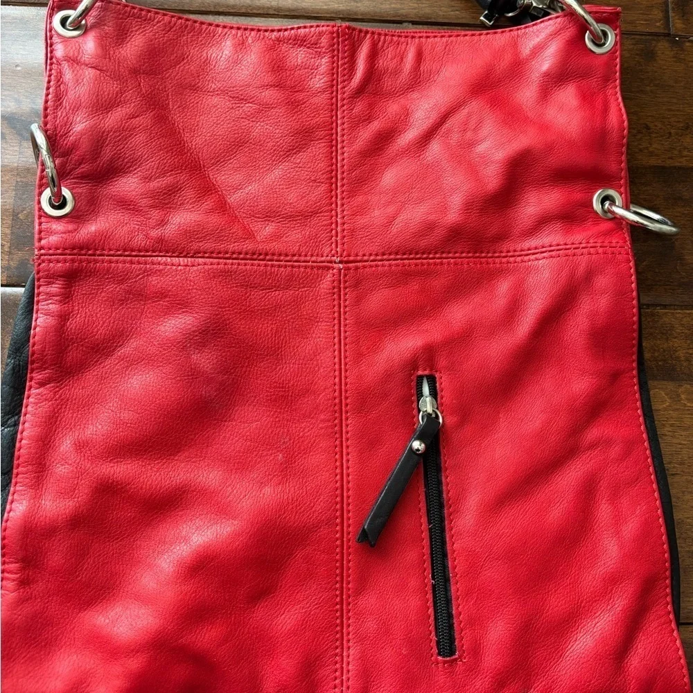 Elegant Red and Black Leather Shoulder Bag